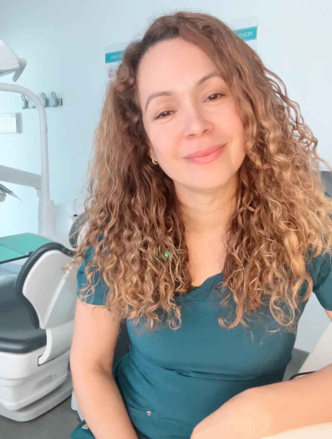 Dra. Amalfi Mármol en su consulta